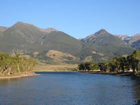 Yellowstone River in the Paradise Valley