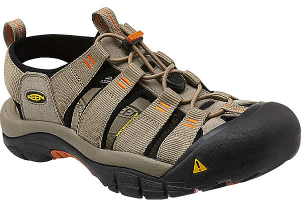 closed toe water hiking shoes